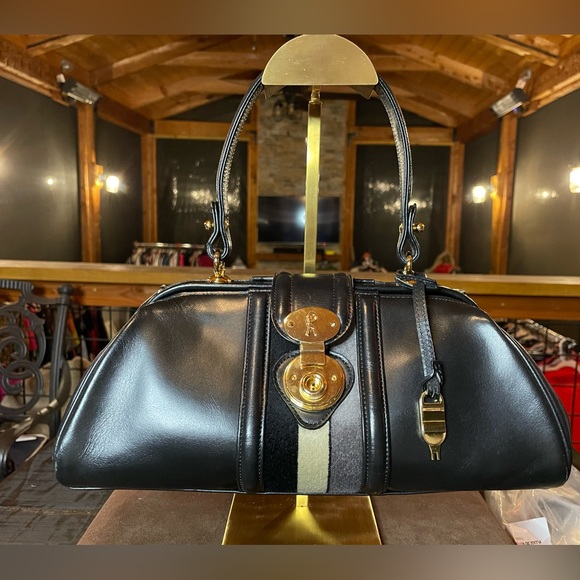 Roberta di Camerino Dome E/W - Picture 1 of 12